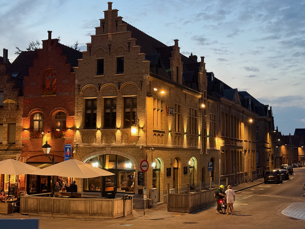 Historisch Ieper bij avond